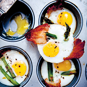 Baked Eggs with Asparagus and Bacon 282
